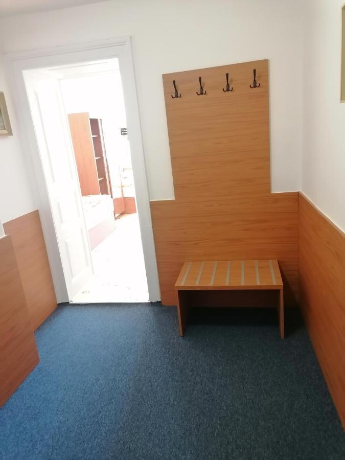 Hotel Morava Зноймо Экстерьер фото