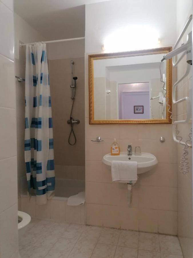 Hotel Morava Зноймо Экстерьер фото