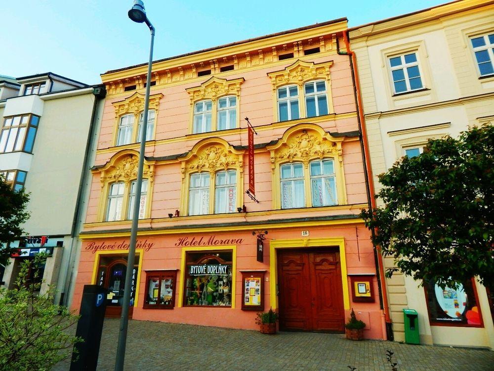 Hotel Morava Зноймо Экстерьер фото